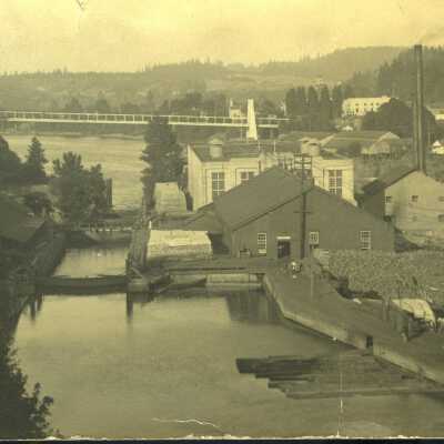 Willamette River, Willamette Falls Locks, Mills and Oregon City, Oregon City Bridge