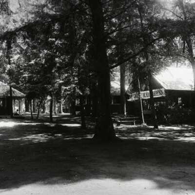 Gladstone Chautauqua Park, Grounds and Buildings