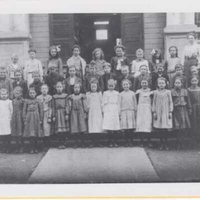 Milwaukie School 1904