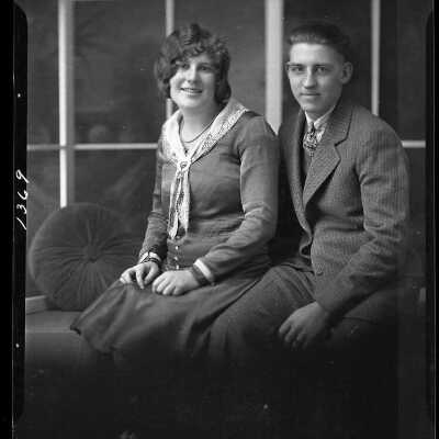 Photograph of a couple for Joh Knoop - February 1930 - Negative