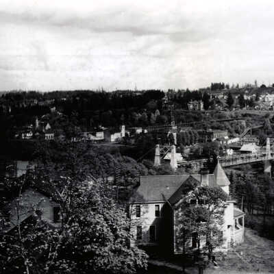 Moffatt Residence in W. Linn, 1907.: Copyright: None; Origsize: 6"x8"; Origformat: Print-Photographic