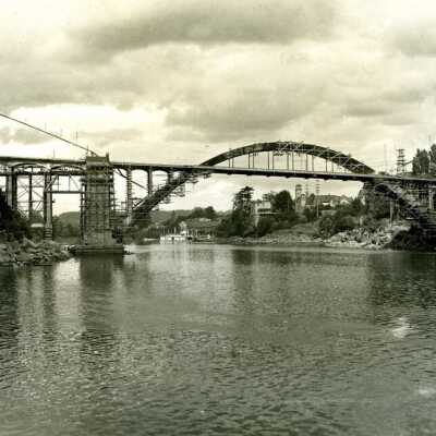 Construction of Arch Bridge at Oregon City-West Linn over Willamette River.: Origsize: 3" x 5"; Origformat: Print-Photographic