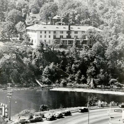 West Linn 1946 - West Linn Inn Hotel - Taken from Oregon City