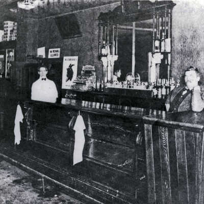 Roos Saloon, 1904