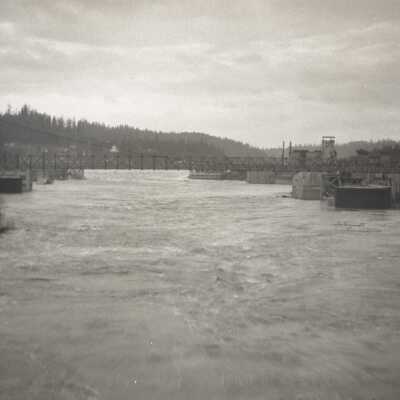1922 Flood - Temporary Suspension Bridge