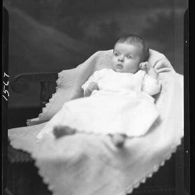 Photograph of a baby for R. Bogus Laski - March 1930 - Negative