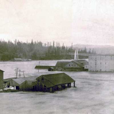 1890 Flood - Boat Basin - Oregon City