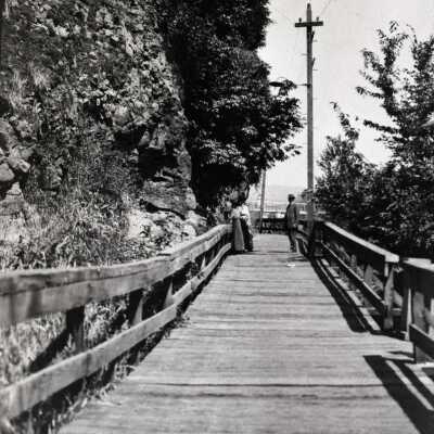 West Linn 1900 - Walk to Mill