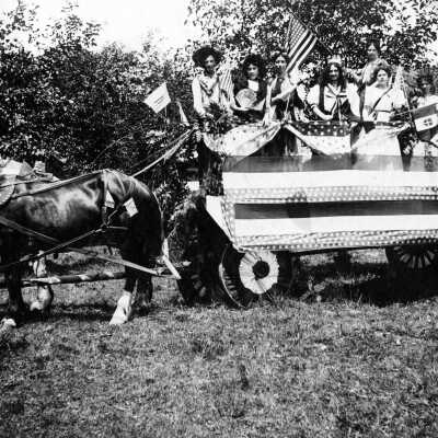 Milwaukie, Oregon 1907 - Fourth of July - Float of all Nations