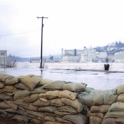1964 Flood - Sand-bagging at 5th and McLoughlin, Oregon City, Oregon