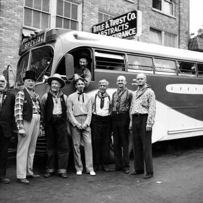 Territorial Days - Oregon City - Men on Bus Tour