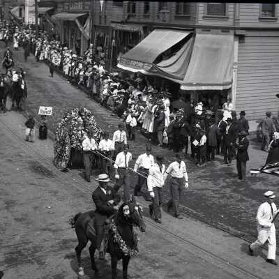 Oregon City 1915 - 4th of July Parade - 6th and Main