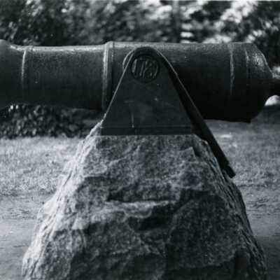 McLoughlin Park Cannon