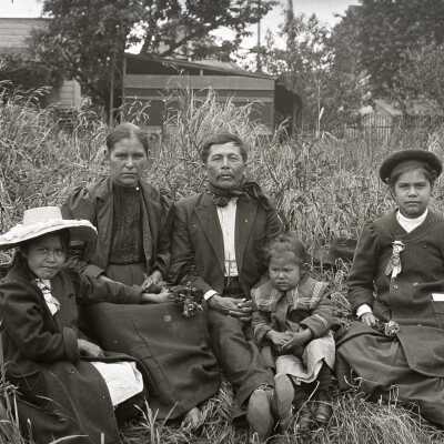 Native American Family 1900 - Oregon City