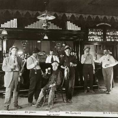 Milwaukie, Oregon 1916 - Interior of Ullrich Saloon
