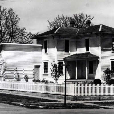 Minthorn House in Newberg. 1955: Copyright: None; Origsize: 3"x5"; Origformat: Print-Photographic