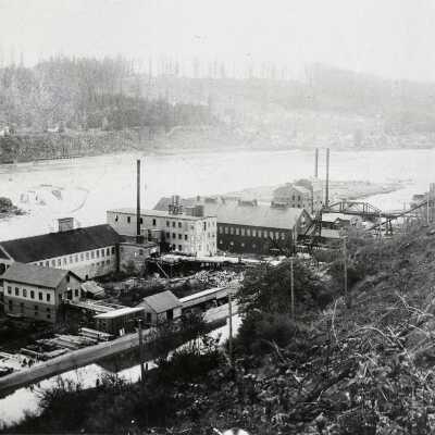 West Linn 1893 - Mills, Willamette Falls and Locks