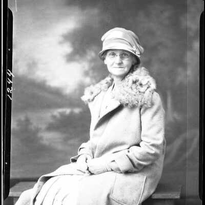 Photograph of a woman for Mrs. Turrell - November 1929 - Negative