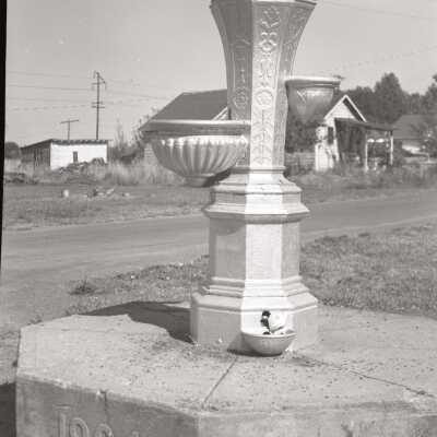 Barlow Town Fountain, Erected 1904