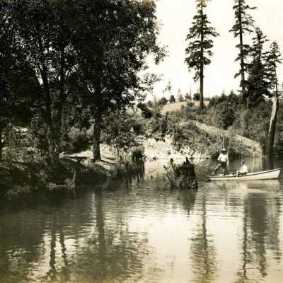 New Era Lake and Fishermen.: Copyright: Clackamas County Historical Society; Origsize: 3x4; Origformat: Print-Photographic