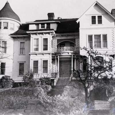 Oregon City - Chase Apartment House 1929