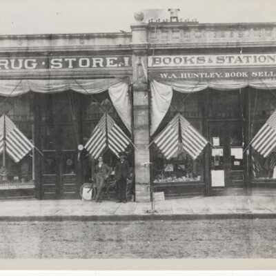 Oregon City 7th and Main 1900
