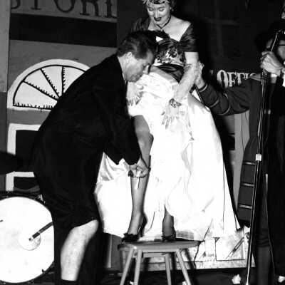 Oregon City Territorial Days 1950s - Robert Cummings and Wife