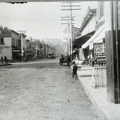 Oregon City 1896 - 6th and Main Street