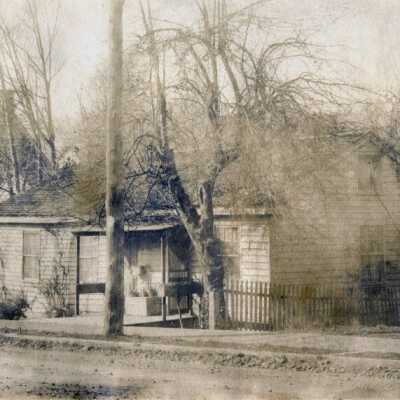 Coburn House, Canemah, 1933.: Copyright: None; Origsize: 3"x5"; Origformat: Print-Photographic
