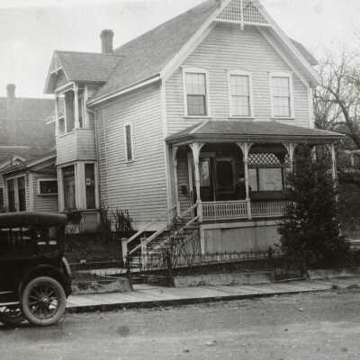 Oregon City 1916 - E. G. Caufield House at 8th and Water