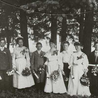 Clackamas School 1904 - 8th Grade Graduating Class