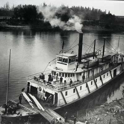 Steamboat "Modoc" 1907 - Wilsonville Landing, Oregon - Railroad Bridge in Background