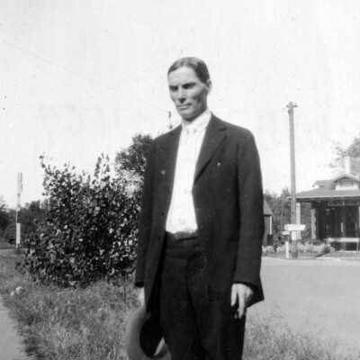 John Queeney.: Copyright: None; Origsize: 3" x  5"; Origformat: Print-Photographic