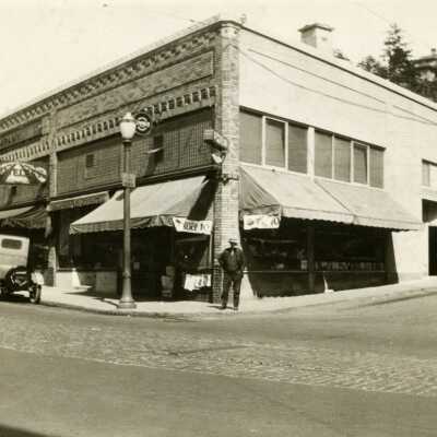 Stevens Building in Oregon City - 1945