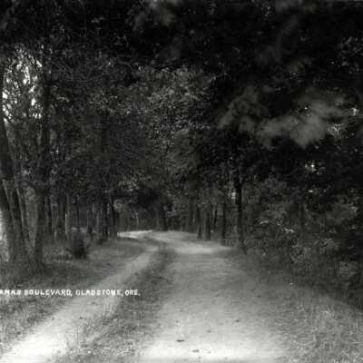 Clackamas Boulevard, Gladstone, OR: Copyright: Clackamas County Historical Society; Origsize: 5x7; Origformat: Print-Photographic