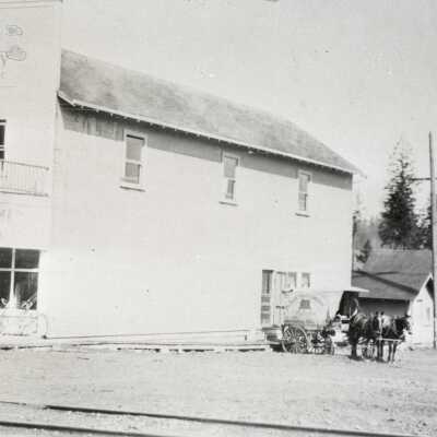 Jennings Lodge 1917 - Blue Front Grocery