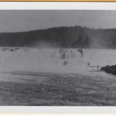 Willamette Falls 1885 - with Platform Fishing