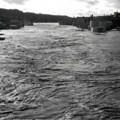 1964 Flood - Crown Zellerbach Mill and Willamette Falls.