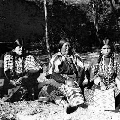 Native American Women.: Copyright: Clackamas County Historical Society; Origsize: 6x8; Origformat: Print-Photographic