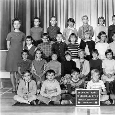 3241 - 03 - Sherwood Park, Gr 3-4, Div 4, 1967.tif