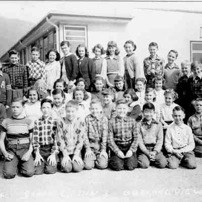 4929a - Burrard View School class Gr 6 Div 3 - 1954.tif