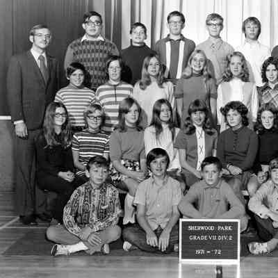 3245 - 07 - Sherwood Park, Gr 7, Div 2, 1971-72.tif