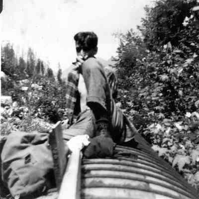 3764 - Don McGee snacking Seymour Pipe Line .tif