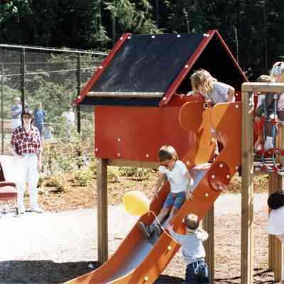 3124 - 16 - Kids in playground.tif