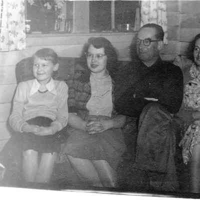 3701 - Family portrait 1947-52.tif
