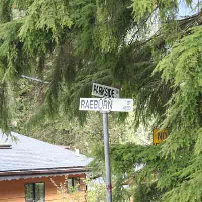 4076 - Parkside Lane sign and street - 2 pics