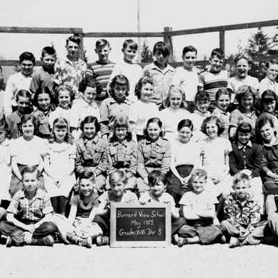 4928 - Burrard View School class Grades 5&6- Div 3- May 1953.tif