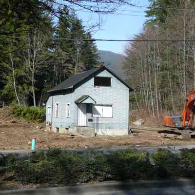 4784 - Old house Mt Seymour Prkwy 062.JPG