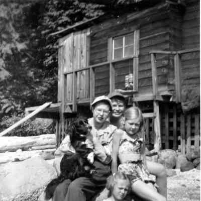 3707 - Jose, Peter, Janet, Hince & dog Steve, 1951.tif