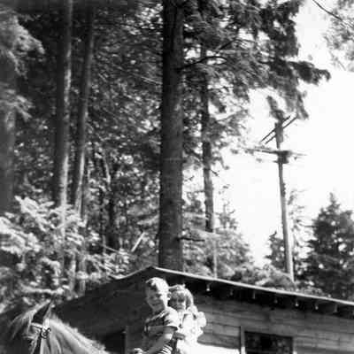 2506 - Uncle Dave Eaton stable-ranch Cove Cliff 1940s.tif
